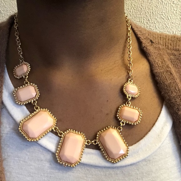 Pink jewel necklace - Picture 4 of 4